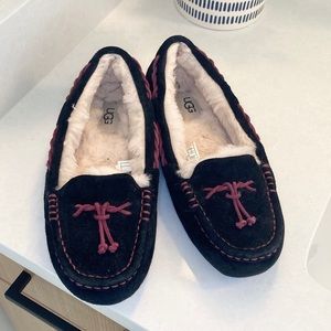 Ugg moccasin slippers black suede Sz 6